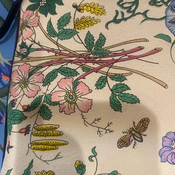 Gucci Flora Vintage Bow Clutch with Detachable Crossbody Strap - Picture 11 of 17